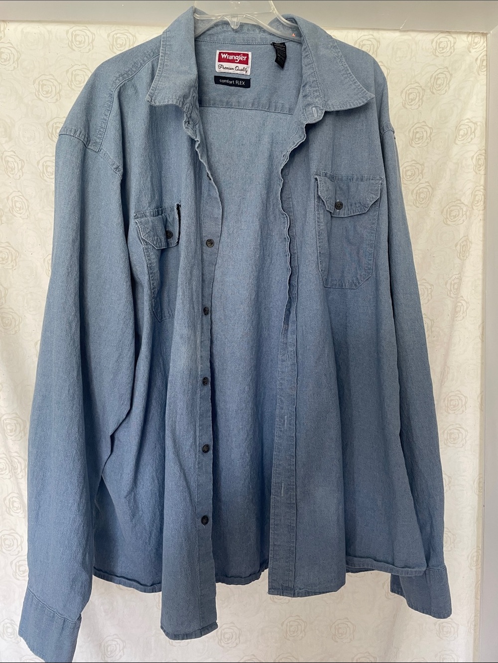 Men’s wrangler shirt